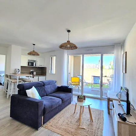 Bright With Balcony And Garden Апартаменты